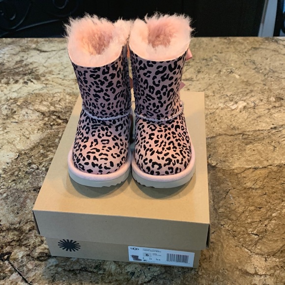 pink leopard uggs